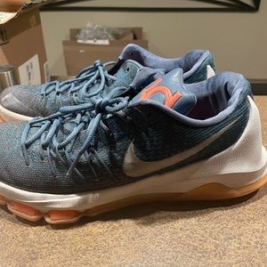 Kevin Durant basketball shoe